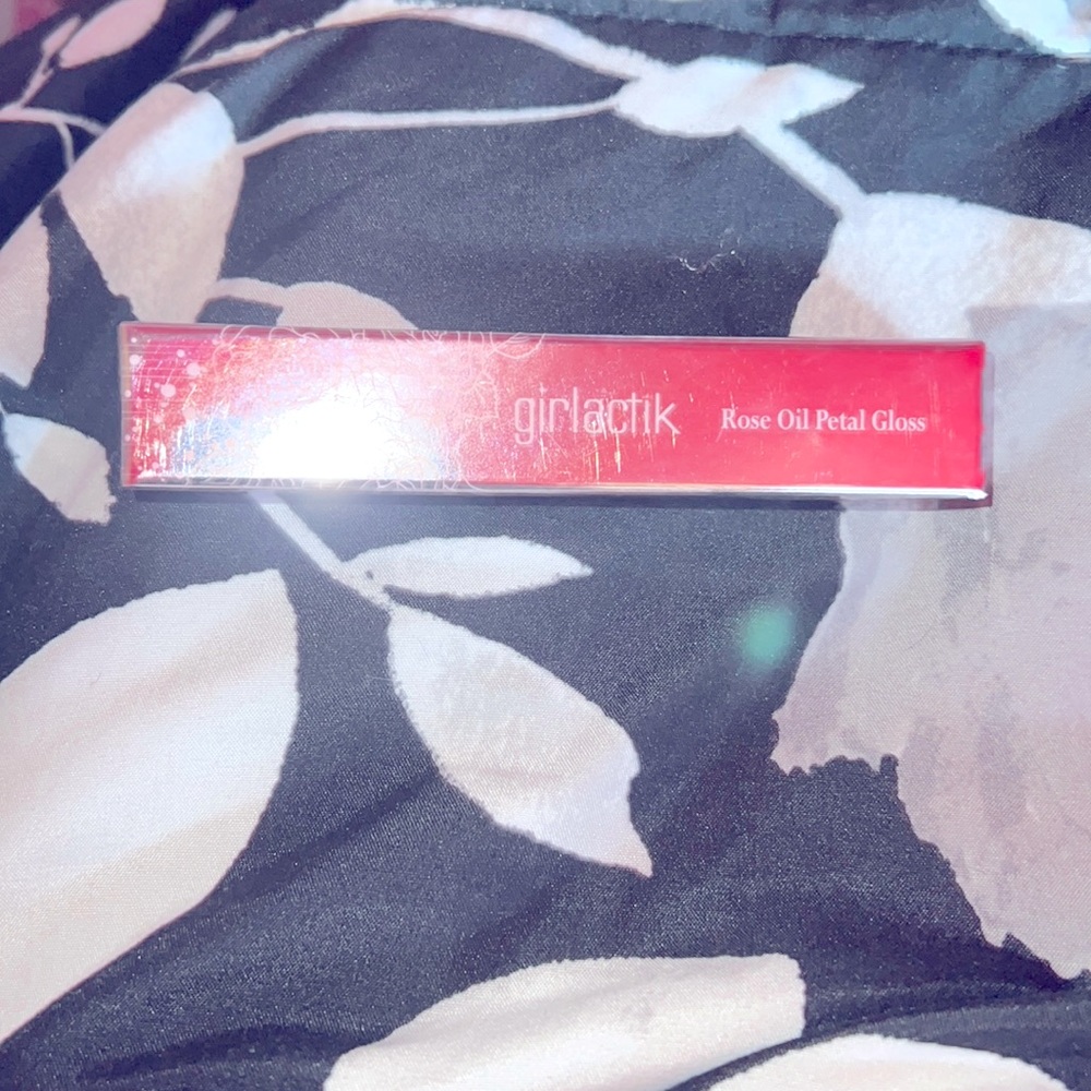 Girlactik Rose oil Petal Lip Gloss